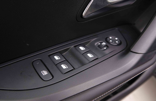 PEUGEOT_PEUGEOT_2008_2548634_21.jpg
