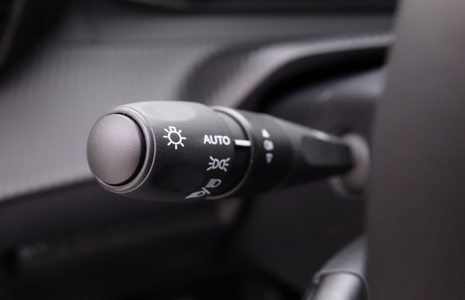 PEUGEOT_PEUGEOT_2008_2548987_15.jpg