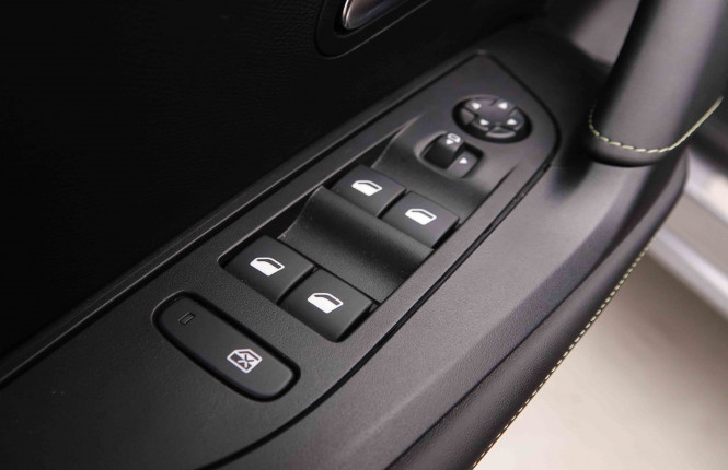 PEUGEOT_PEUGEOT_2008_2549782_22.jpg