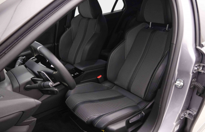 PEUGEOT_PEUGEOT_2008_2549782_6.jpg