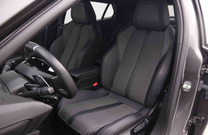 PEUGEOT_PEUGEOT_2008_2550103_6.jpg