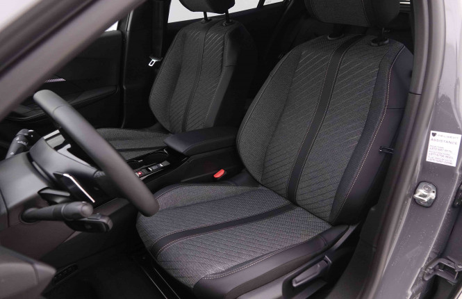 PEUGEOT_PEUGEOT_2008_2550540_6.jpg