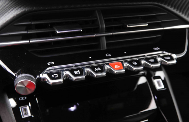 PEUGEOT_PEUGEOT_2008_2550549_14.jpg PEUGEOT_PEUGEOT_2008_2550549_14.jpg