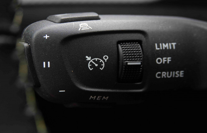 PEUGEOT_PEUGEOT_2008_2550703_17.jpg