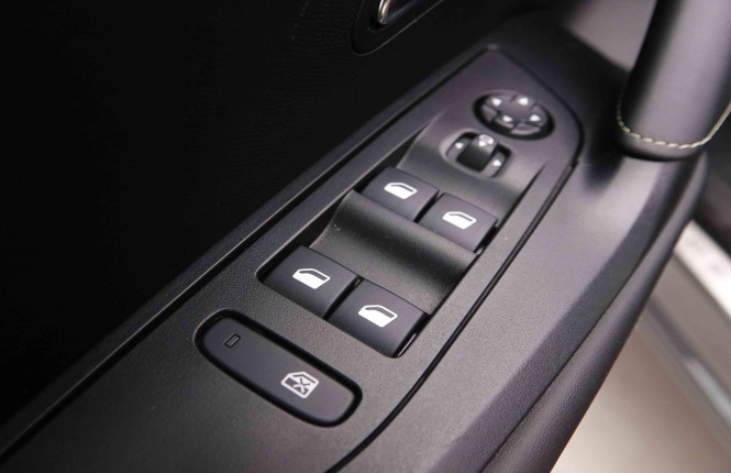 PEUGEOT_PEUGEOT_2008_2550708_20.jpg