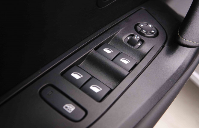 PEUGEOT_PEUGEOT_2008_2550711_21.jpg