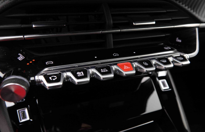 PEUGEOT_PEUGEOT_2008_2551284_13.jpg
