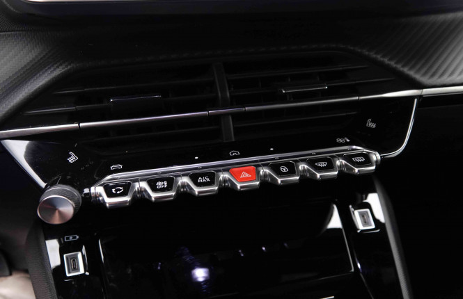 PEUGEOT_PEUGEOT_2008_2551290_12.jpg