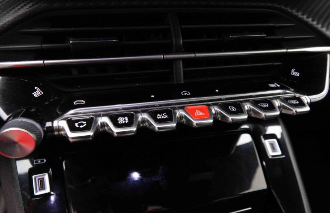 PEUGEOT_PEUGEOT_2008_2551292_14.jpg