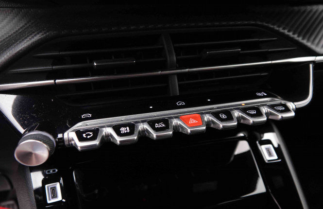 PEUGEOT_PEUGEOT_2008_2551462_12.jpg PEUGEOT_PEUGEOT_2008_2551462_12.jpg