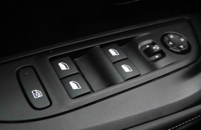 PEUGEOT_PEUGEOT_2008_2651907_19.jpg PEUGEOT_PEUGEOT_2008_2651907_19.jpg