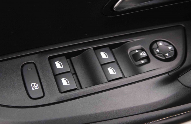 PEUGEOT_PEUGEOT_2008_2651912_21.jpg PEUGEOT_PEUGEOT_2008_2651912_21.jpg