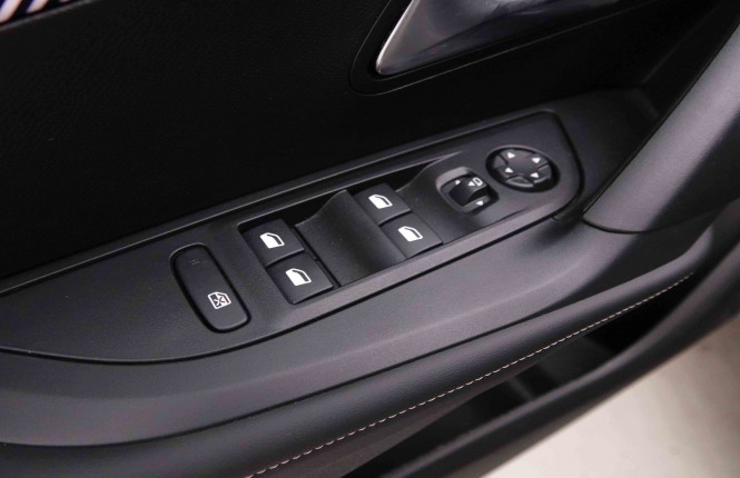 PEUGEOT_PEUGEOT_2008_2651917_17.jpg