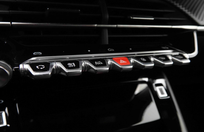PEUGEOT_PEUGEOT_2008_2651921_14.jpg