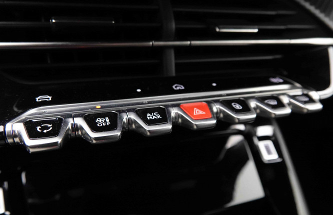 PEUGEOT_PEUGEOT_2008_2651927_14.jpg