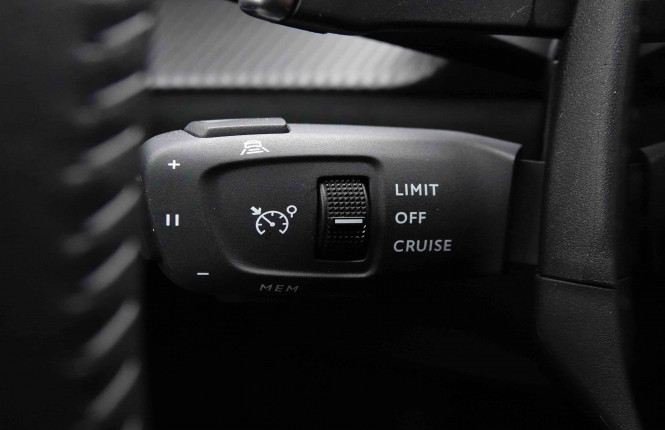 PEUGEOT_PEUGEOT_2008_2652077_17.jpg PEUGEOT_PEUGEOT_2008_2652077_17.jpg