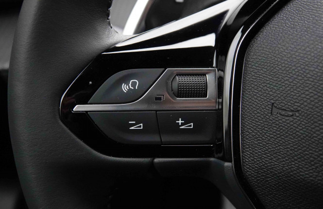 PEUGEOT_PEUGEOT_2008_2652236_73.jpg PEUGEOT_PEUGEOT_2008_2652236_73.jpg