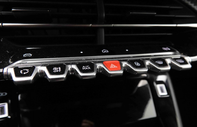 PEUGEOT_PEUGEOT_2008_2652242_68.jpg