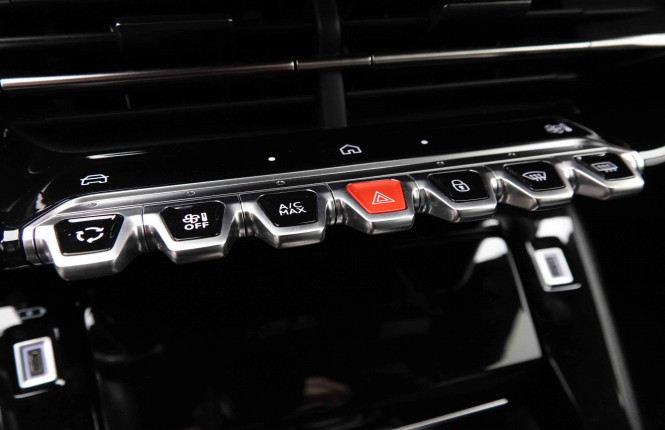PEUGEOT_PEUGEOT_2008_2652243_13.jpg