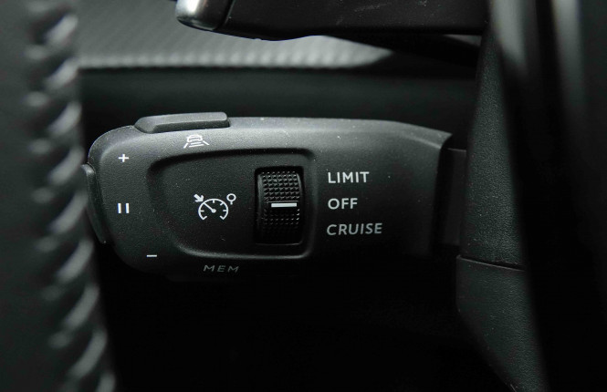 PEUGEOT_PEUGEOT_2008_2652247_18.jpg