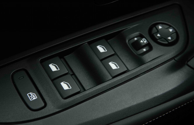 PEUGEOT_PEUGEOT_2008_2652247_21.jpg