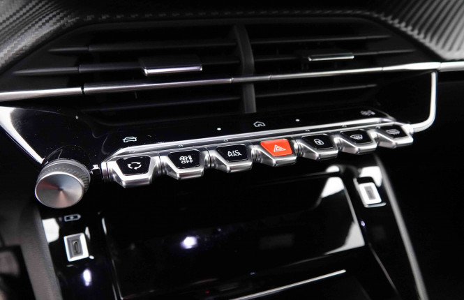 PEUGEOT_PEUGEOT_2008_2652250_13.jpg