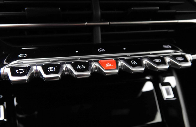 PEUGEOT_PEUGEOT_2008_2652251_15.jpg