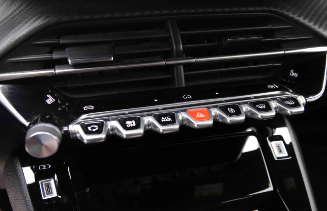 PEUGEOT_PEUGEOT_2008_2652827_41.jpg PEUGEOT_PEUGEOT_2008_2652827_41.jpg