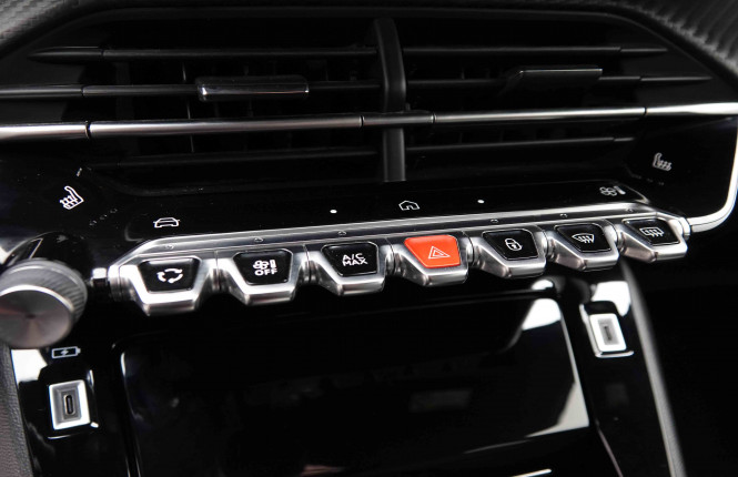 PEUGEOT_PEUGEOT_2008_2652827_69.jpg PEUGEOT_PEUGEOT_2008_2652827_69.jpg