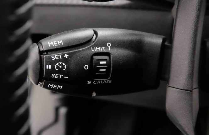 PEUGEOT_PEUGEOT_2008_2653085_17.jpg PEUGEOT_PEUGEOT_2008_2653085_17.jpg