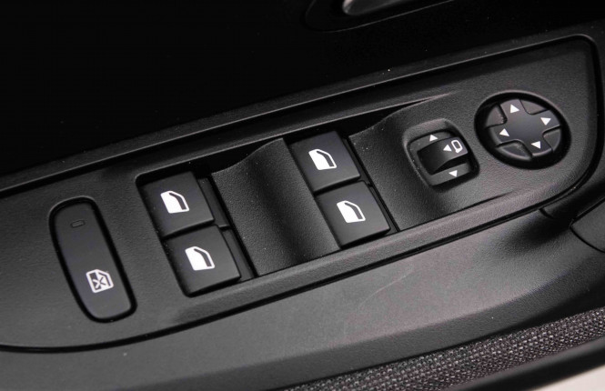 PEUGEOT_PEUGEOT_2008_2653085_20.jpg PEUGEOT_PEUGEOT_2008_2653085_20.jpg