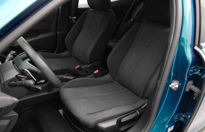 PEUGEOT_PEUGEOT_2008_2653087_6.jpg