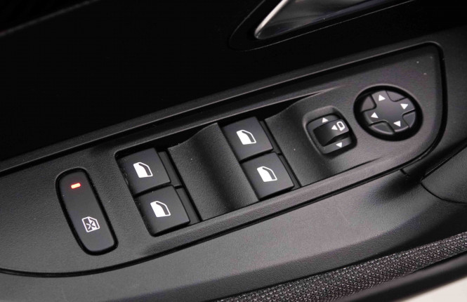 PEUGEOT_PEUGEOT_2008_2653090_20.jpg PEUGEOT_PEUGEOT_2008_2653090_20.jpg