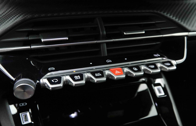 PEUGEOT_PEUGEOT_2008_2653231_12.jpg PEUGEOT_PEUGEOT_2008_2653231_12.jpg