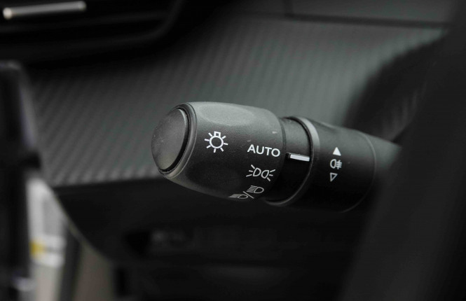 PEUGEOT_PEUGEOT_2008_2653276_14.jpg