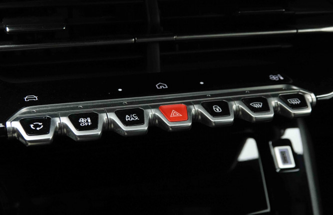 PEUGEOT_PEUGEOT_2008_2653453_14.jpg
