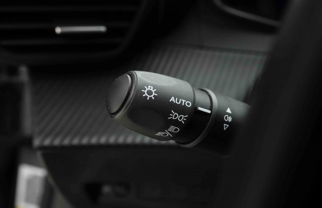 PEUGEOT_PEUGEOT_2008_2653454_16.jpg