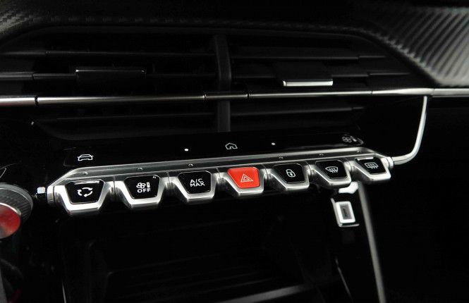 PEUGEOT_PEUGEOT_2008_2653819_12.jpg