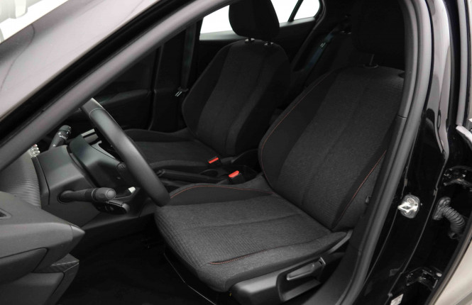 PEUGEOT_PEUGEOT_2008_2653819_6.jpg