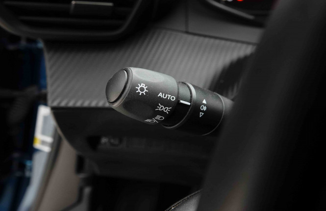 PEUGEOT_PEUGEOT_2008_2653821_14.jpg