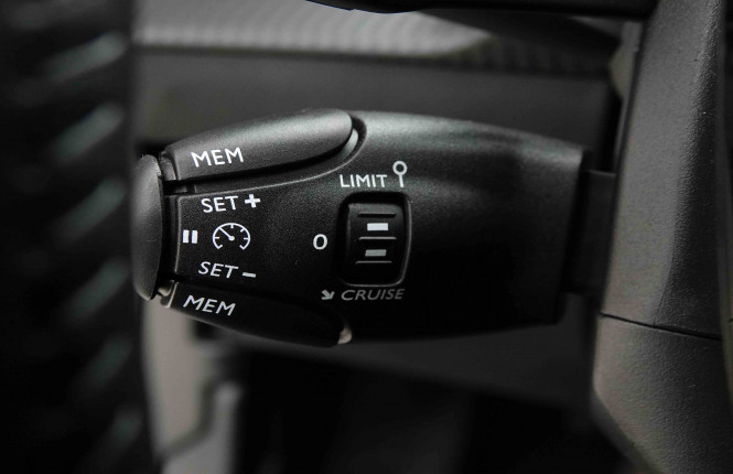 PEUGEOT_PEUGEOT_2008_2653963_17.jpg