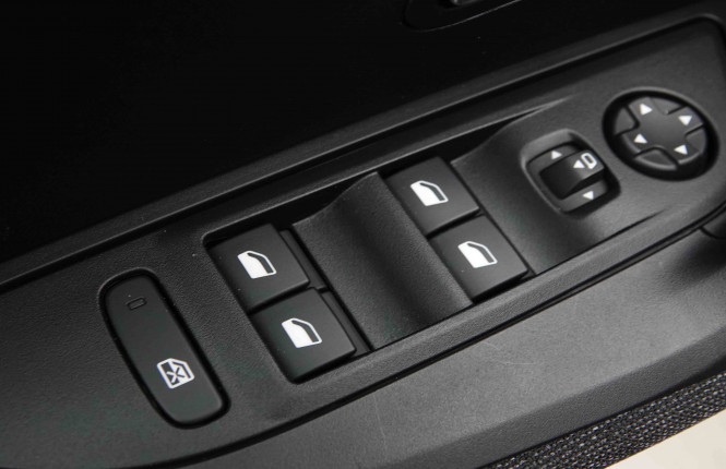 PEUGEOT_PEUGEOT_2008_2653963_20.jpg