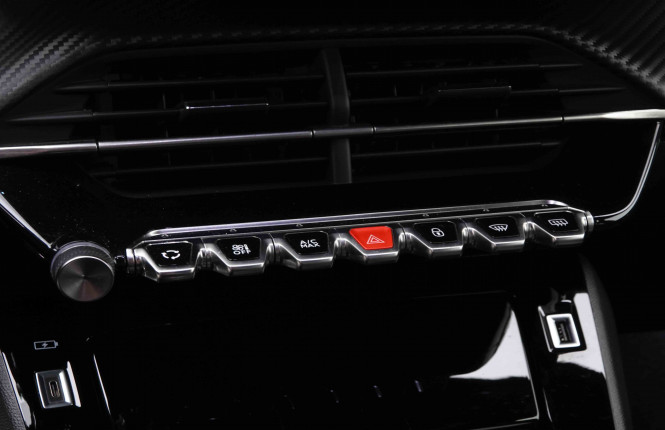PEUGEOT_PEUGEOT_208_2546922_13.jpg