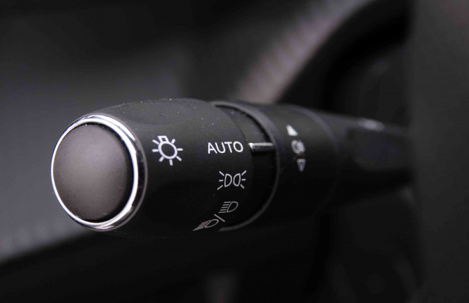 PEUGEOT_PEUGEOT_208_2546922_15.jpg