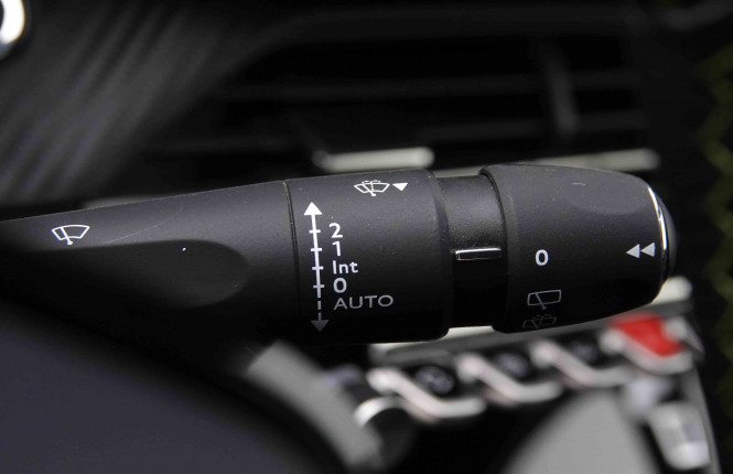 PEUGEOT_PEUGEOT_208_2546926_15.jpg