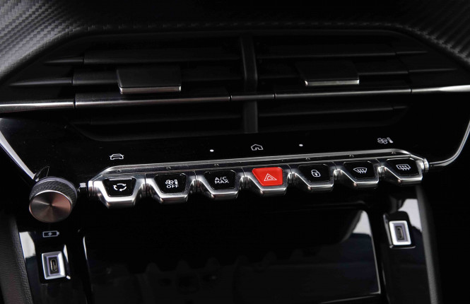 PEUGEOT_PEUGEOT_208_2548504_13.jpg