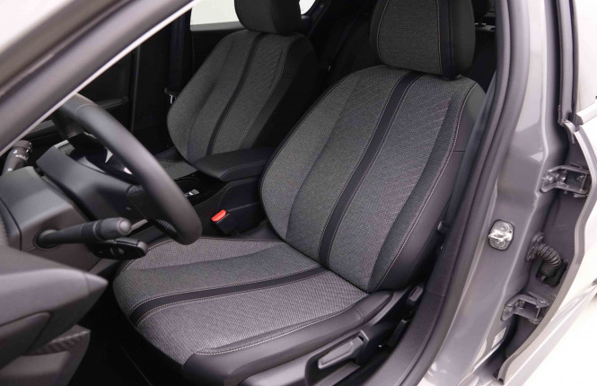PEUGEOT_PEUGEOT_208_2548508_6.jpg