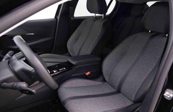 PEUGEOT_PEUGEOT_208_2548520_6.jpg