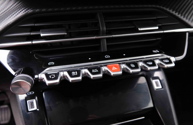 PEUGEOT_PEUGEOT_208_2548525_13.jpg