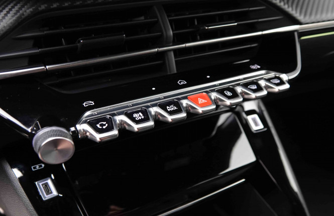 PEUGEOT_PEUGEOT_208_2548527_14.jpg